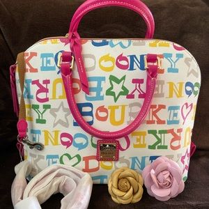 ❌SOLD❌Dooney and Bourke Zip zip Satchel